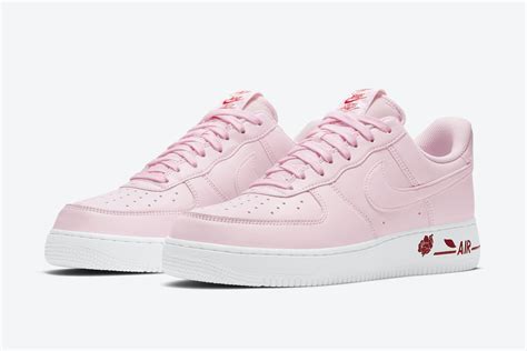 roze sneakers nike|nike air force one low rose.